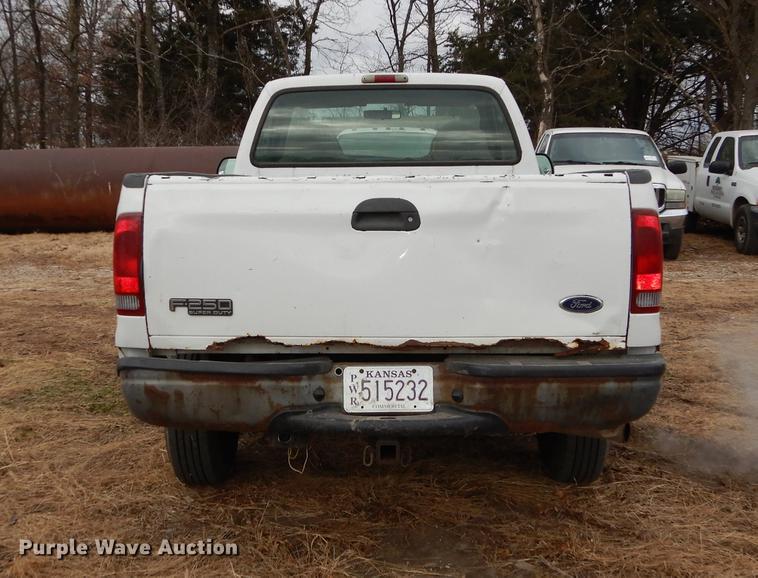 image for item J5572 2002 Ford F250 Super Duty XL pickup truck