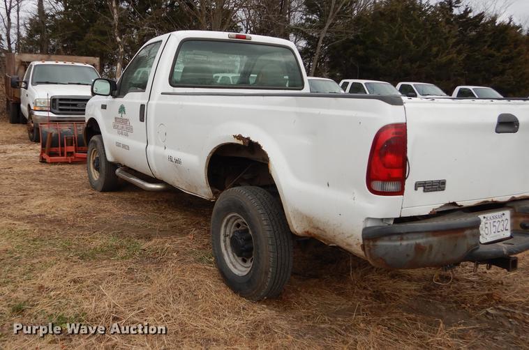 image for item J5572 2002 Ford F250 Super Duty XL pickup truck