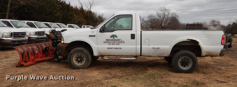 image for item J5572 2002 Ford F250 Super Duty XL pickup truck