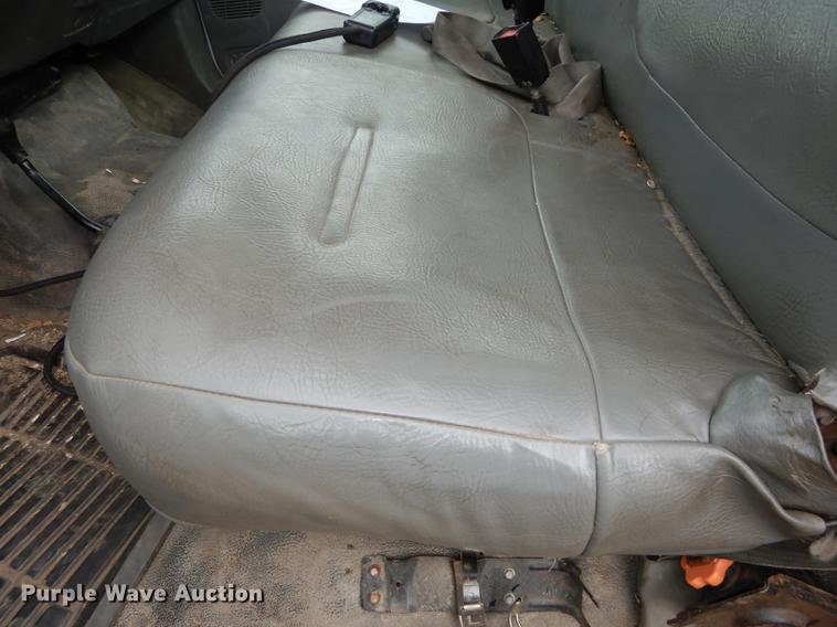 image for item J5572 2002 Ford F250 Super Duty XL pickup truck