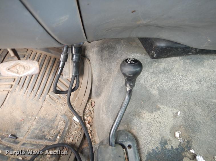 image for item J5572 2002 Ford F250 Super Duty XL pickup truck