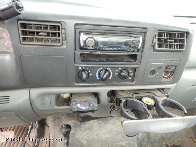 image for item J5572 2002 Ford F250 Super Duty XL pickup truck