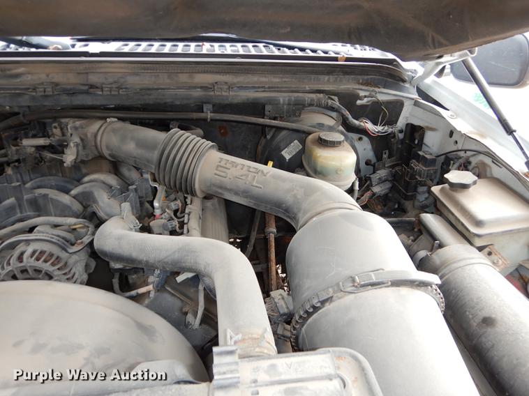 image for item J5572 2002 Ford F250 Super Duty XL pickup truck