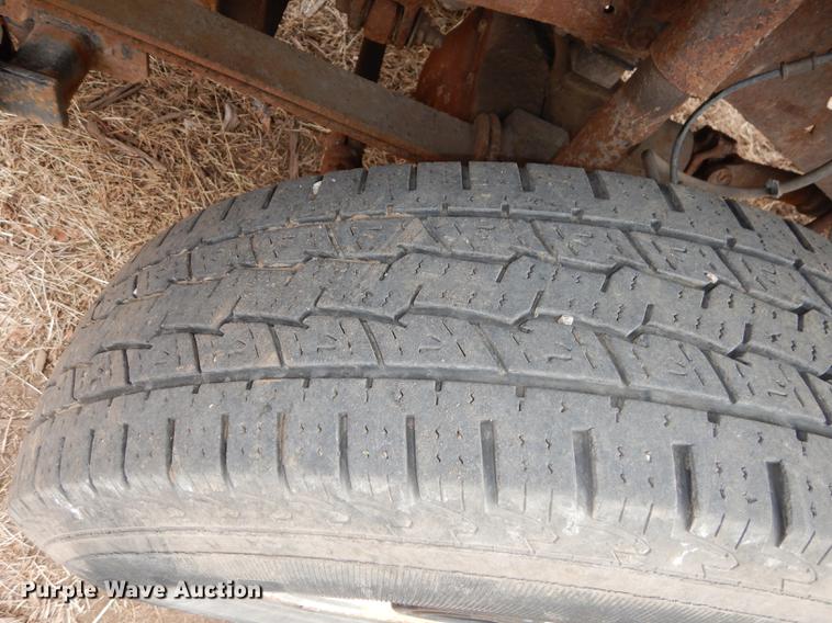 image for item J5572 2002 Ford F250 Super Duty XL pickup truck