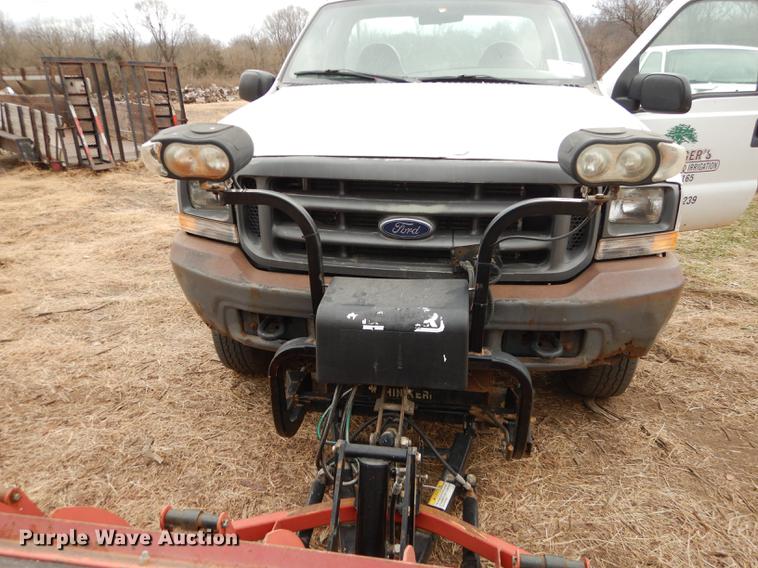 image for item J5572 2002 Ford F250 Super Duty XL pickup truck