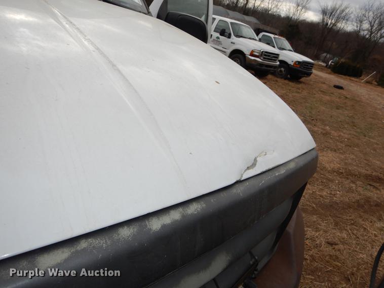 image for item J5572 2002 Ford F250 Super Duty XL pickup truck