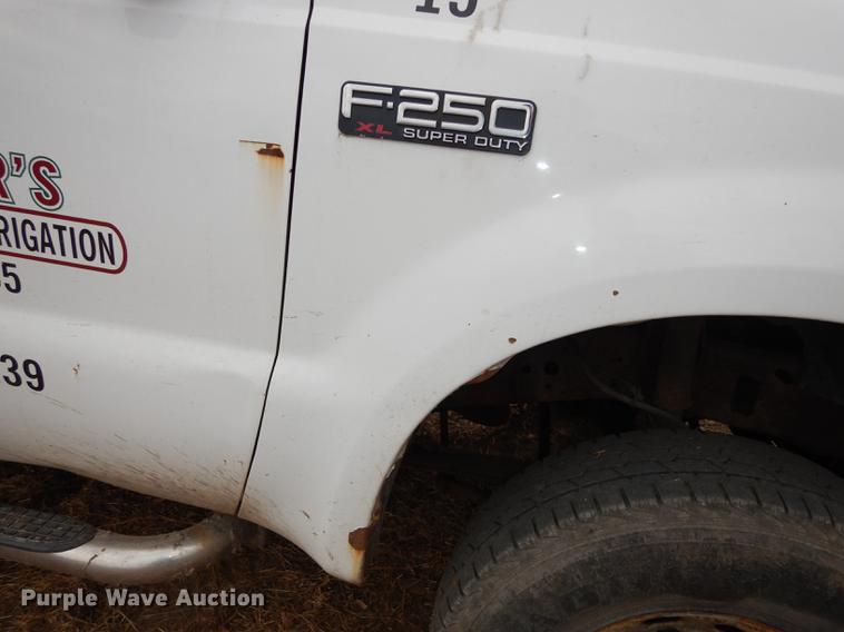 image for item J5572 2002 Ford F250 Super Duty XL pickup truck