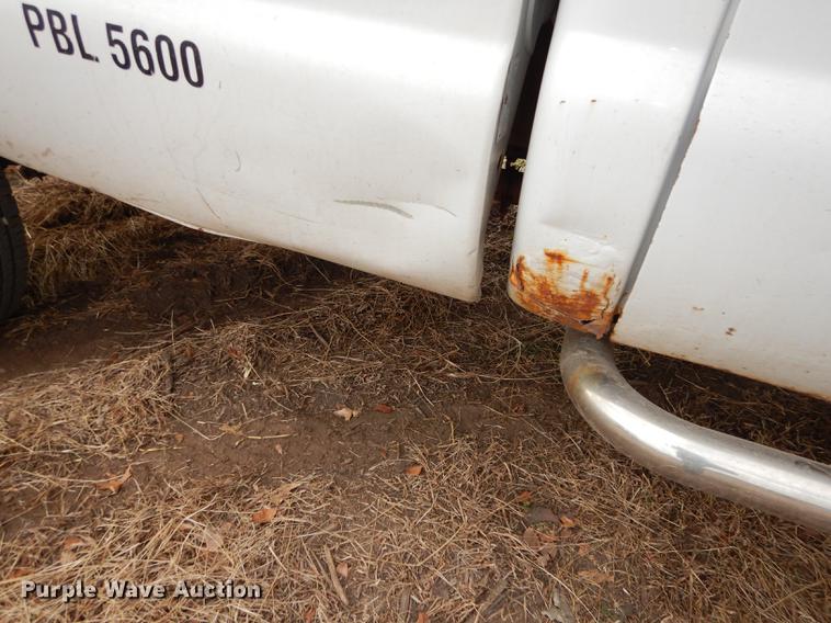 image for item J5572 2002 Ford F250 Super Duty XL pickup truck