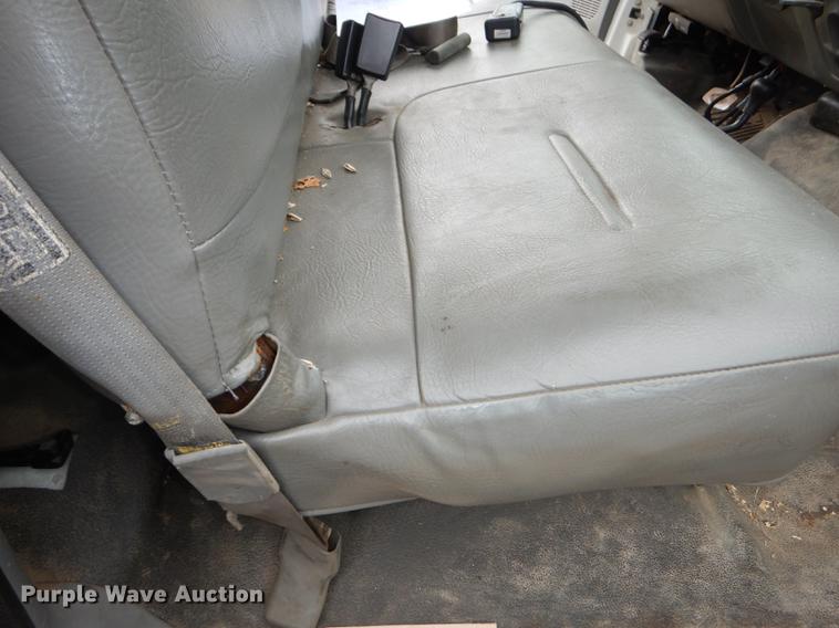 image for item J5572 2002 Ford F250 Super Duty XL pickup truck