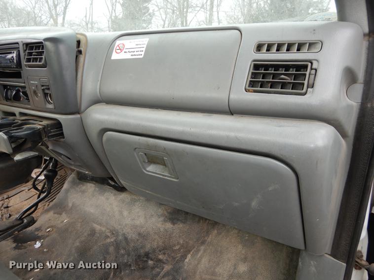 image for item J5572 2002 Ford F250 Super Duty XL pickup truck