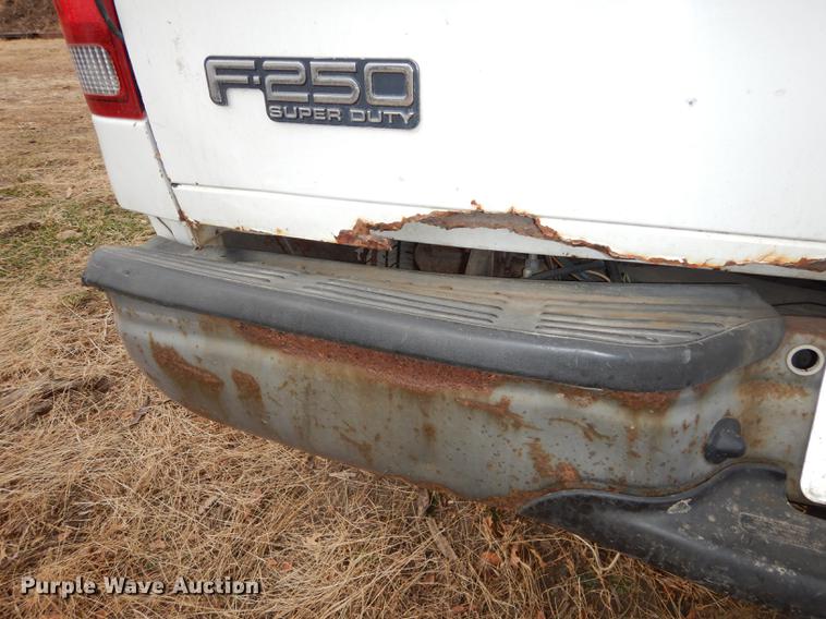 image for item J5572 2002 Ford F250 Super Duty XL pickup truck