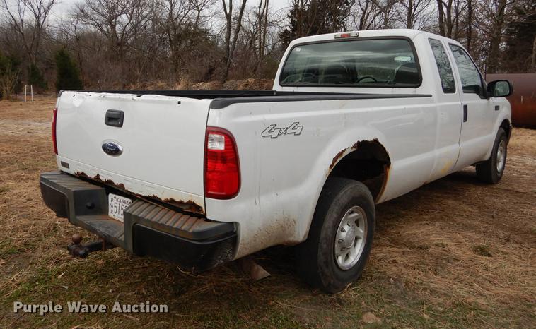 image for item J5573 2003 Ford F250 Super Duty XL SuperCab pickup truck