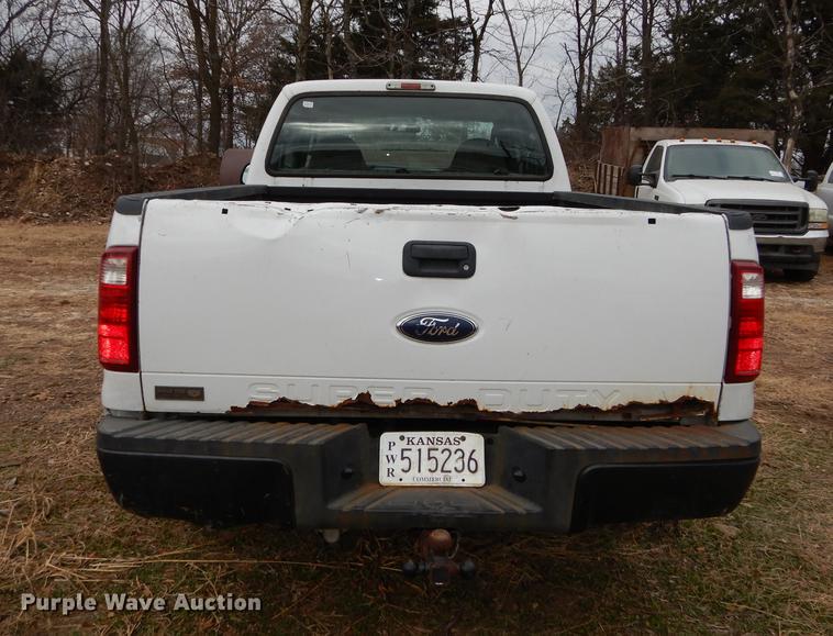 image for item J5573 2003 Ford F250 Super Duty XL SuperCab pickup truck