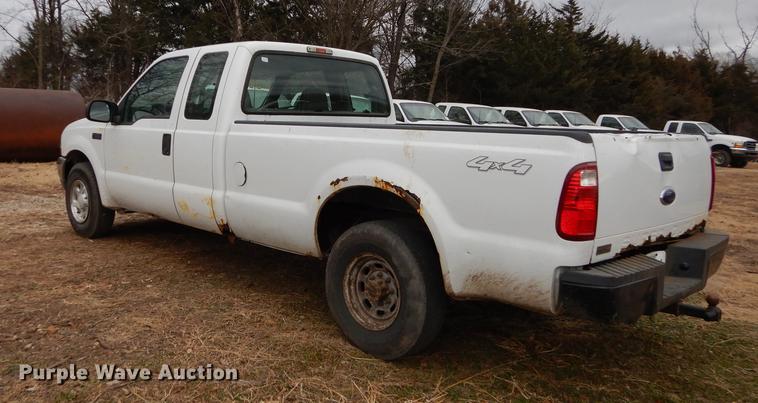 image for item J5573 2003 Ford F250 Super Duty XL SuperCab pickup truck