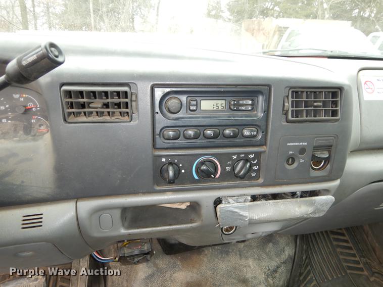 image for item J5573 2003 Ford F250 Super Duty XL SuperCab pickup truck