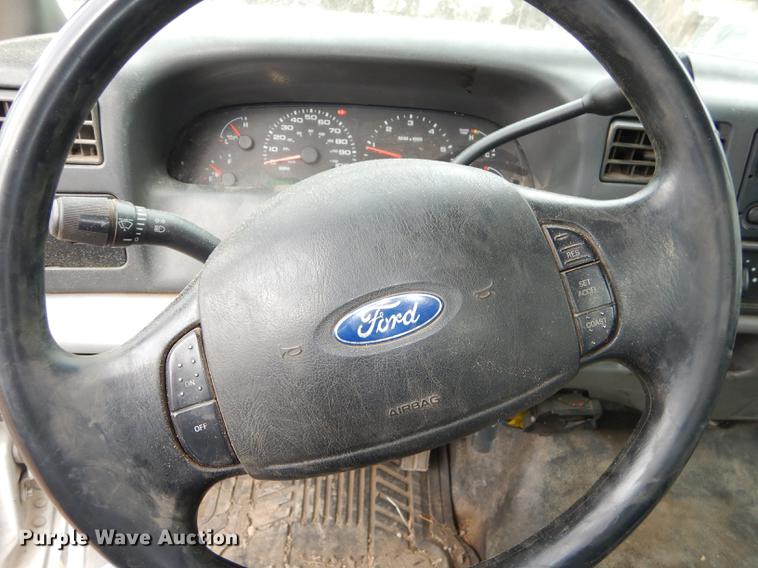 image for item J5573 2003 Ford F250 Super Duty XL SuperCab pickup truck