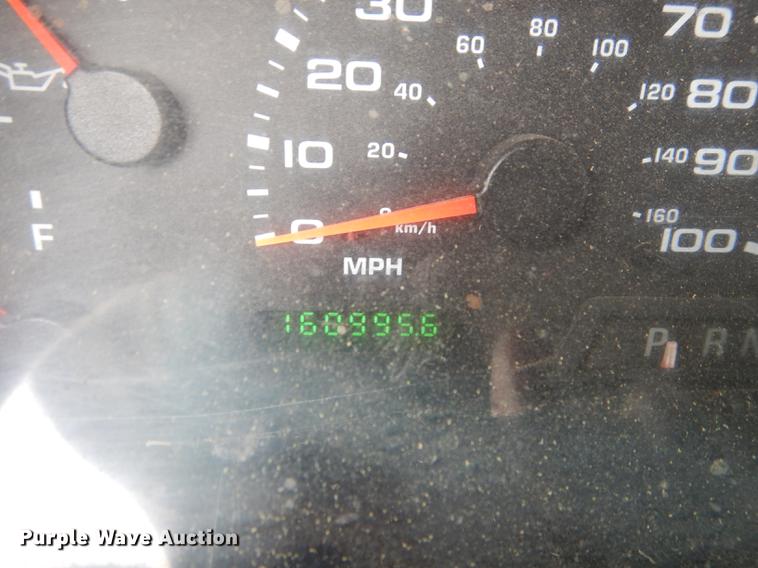 image for item J5573 2003 Ford F250 Super Duty XL SuperCab pickup truck