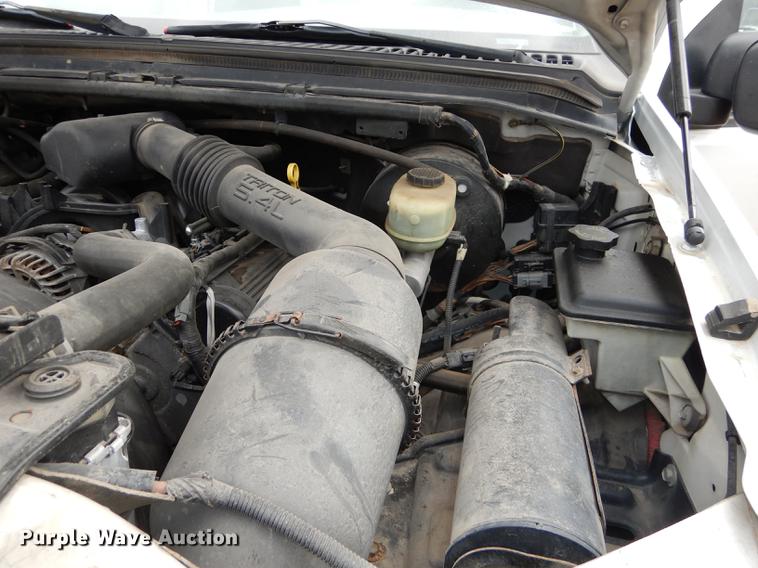 image for item J5573 2003 Ford F250 Super Duty XL SuperCab pickup truck