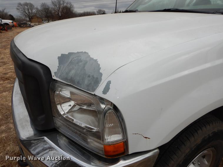 image for item J5573 2003 Ford F250 Super Duty XL SuperCab pickup truck