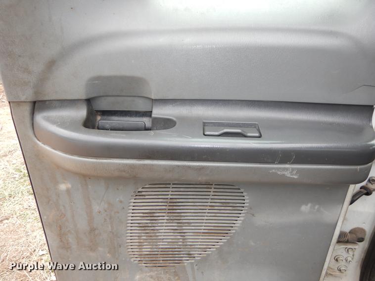 image for item J5573 2003 Ford F250 Super Duty XL SuperCab pickup truck