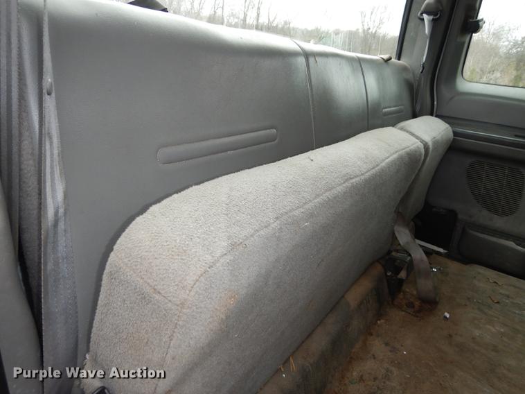 image for item J5573 2003 Ford F250 Super Duty XL SuperCab pickup truck