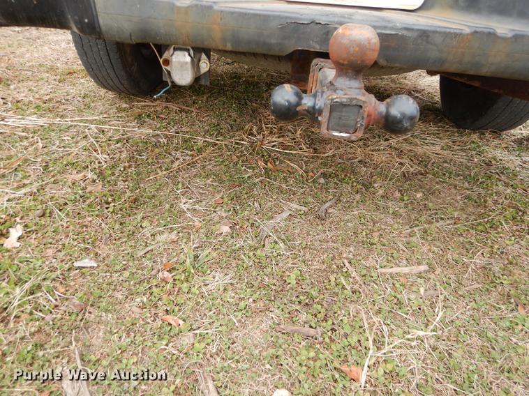 image for item J5573 2003 Ford F250 Super Duty XL SuperCab pickup truck