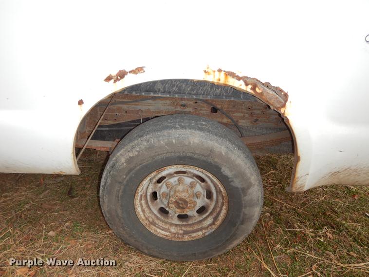 image for item J5573 2003 Ford F250 Super Duty XL SuperCab pickup truck