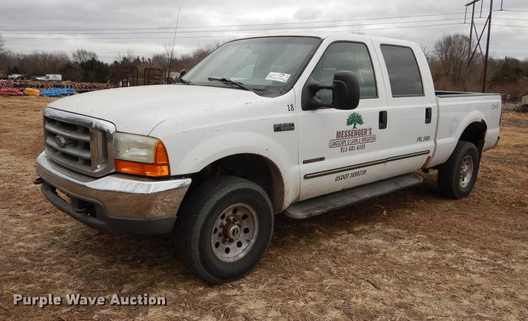 image for item J5574 2000 Ford F250 Super Duty XLT Crew Cab pickup truck