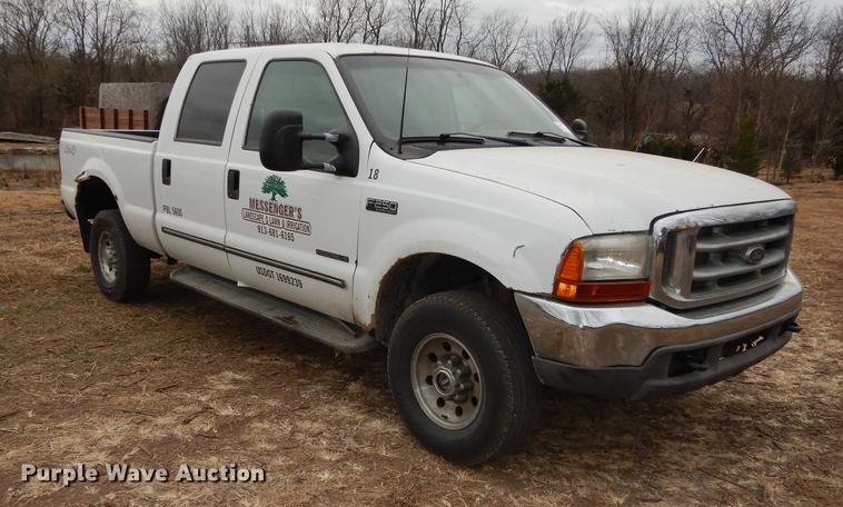 image for item J5574 2000 Ford F250 Super Duty XLT Crew Cab pickup truck