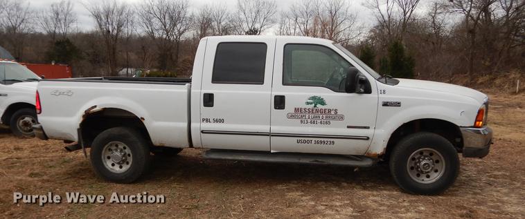 image for item J5574 2000 Ford F250 Super Duty XLT Crew Cab pickup truck