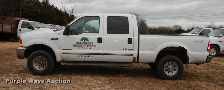 image for item J5574 2000 Ford F250 Super Duty XLT Crew Cab pickup truck