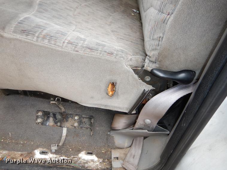 image for item J5574 2000 Ford F250 Super Duty XLT Crew Cab pickup truck