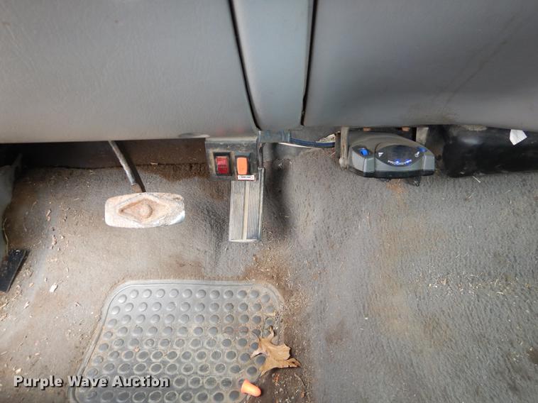 image for item J5574 2000 Ford F250 Super Duty XLT Crew Cab pickup truck