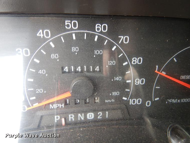 image for item J5574 2000 Ford F250 Super Duty XLT Crew Cab pickup truck