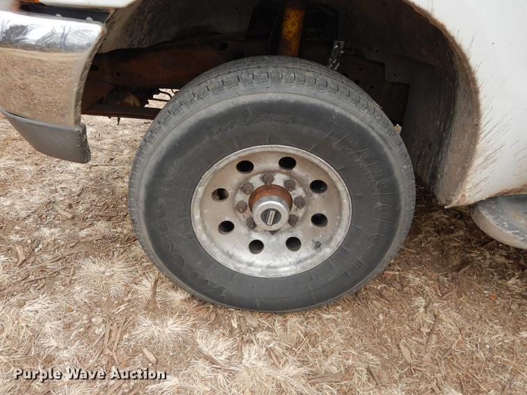 image for item J5574 2000 Ford F250 Super Duty XLT Crew Cab pickup truck