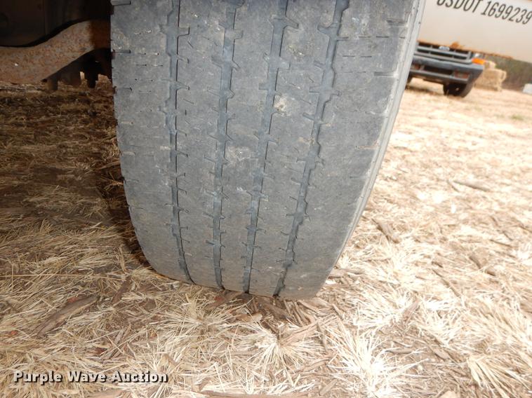 image for item J5574 2000 Ford F250 Super Duty XLT Crew Cab pickup truck