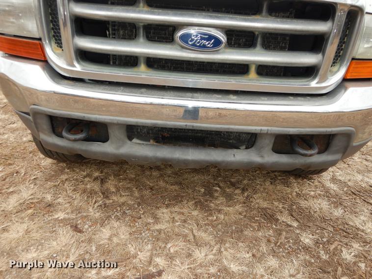 image for item J5574 2000 Ford F250 Super Duty XLT Crew Cab pickup truck