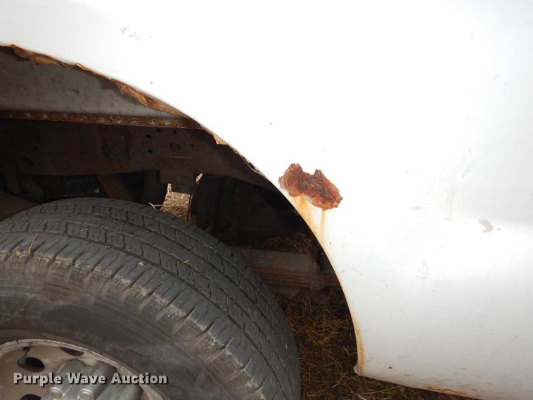 image for item J5574 2000 Ford F250 Super Duty XLT Crew Cab pickup truck