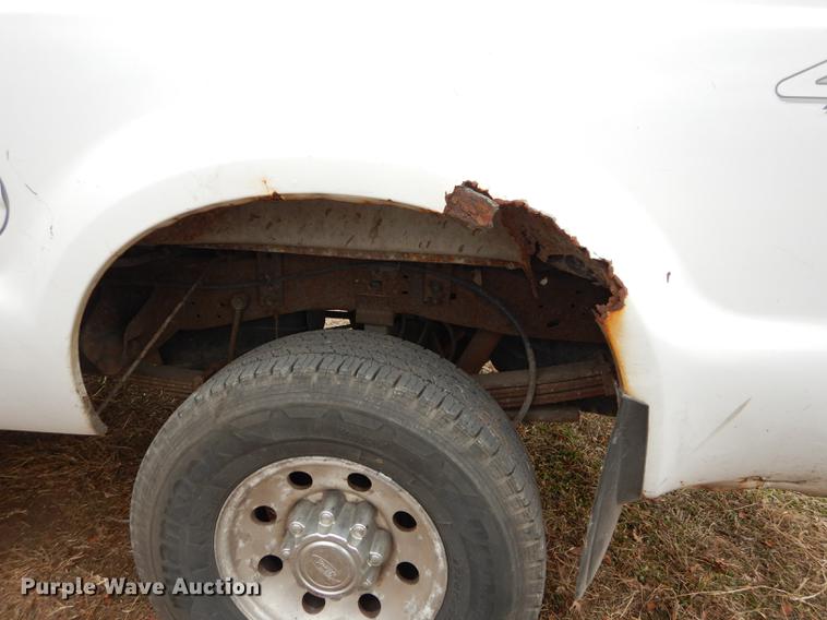 image for item J5574 2000 Ford F250 Super Duty XLT Crew Cab pickup truck