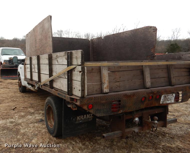 image for item J5627 2002 Ford F350 Super Duty XL flatbed pickup truck