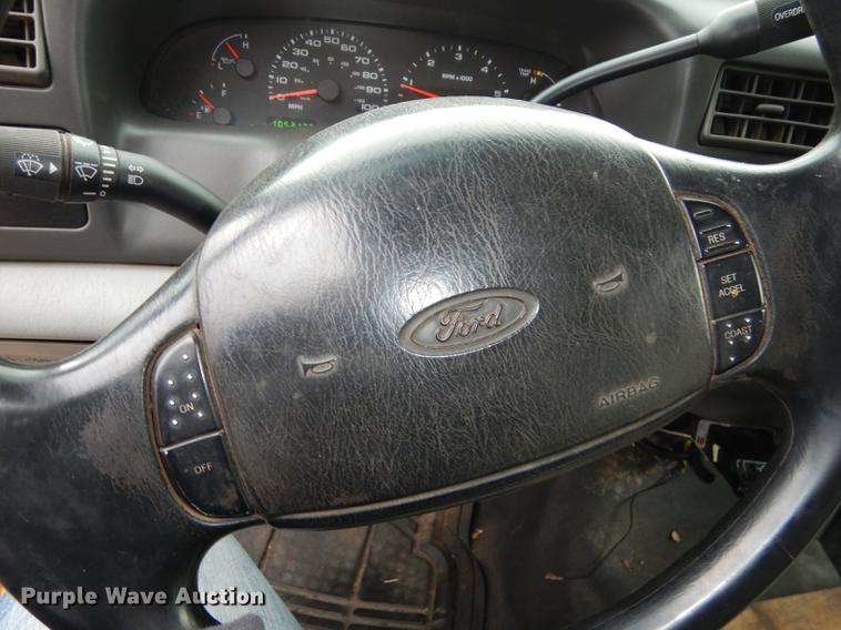 image for item J5627 2002 Ford F350 Super Duty XL flatbed pickup truck