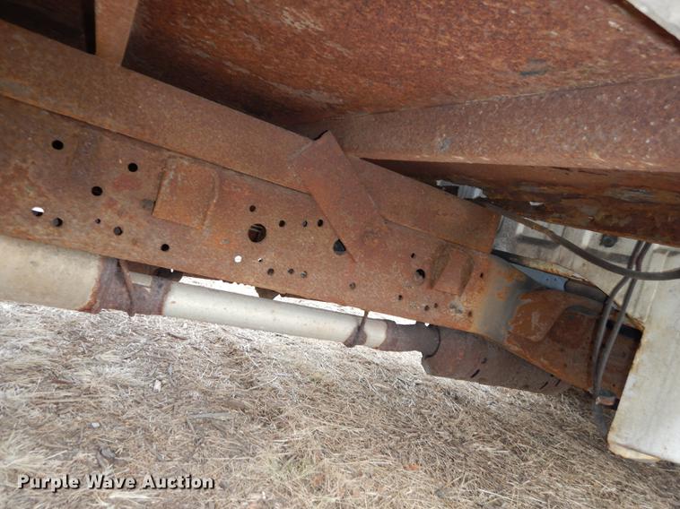 image for item J5627 2002 Ford F350 Super Duty XL flatbed pickup truck