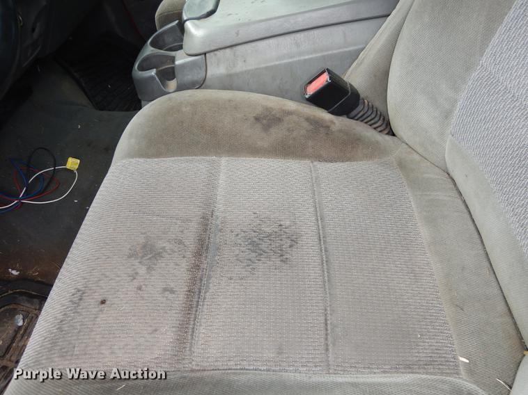 image for item J5628 2004 Ford F250 Super Duty XL SuperCab pickup truck