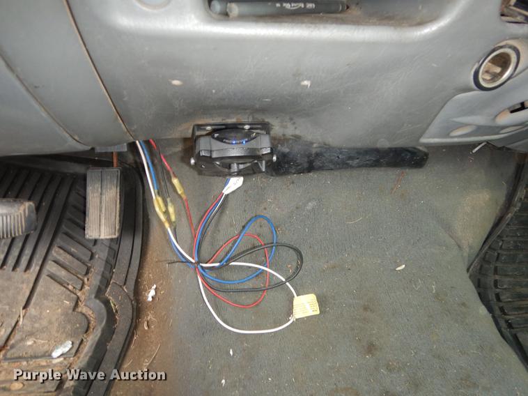 image for item J5628 2004 Ford F250 Super Duty XL SuperCab pickup truck