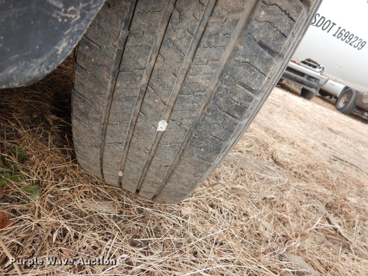 image for item J5628 2004 Ford F250 Super Duty XL SuperCab pickup truck