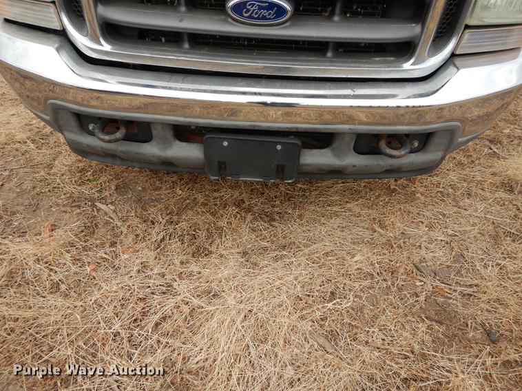 image for item J5628 2004 Ford F250 Super Duty XL SuperCab pickup truck