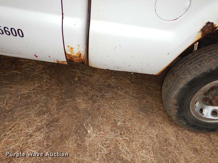 image for item J5628 2004 Ford F250 Super Duty XL SuperCab pickup truck