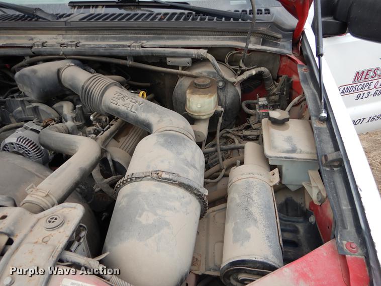 image for item J5628 2004 Ford F250 Super Duty XL SuperCab pickup truck