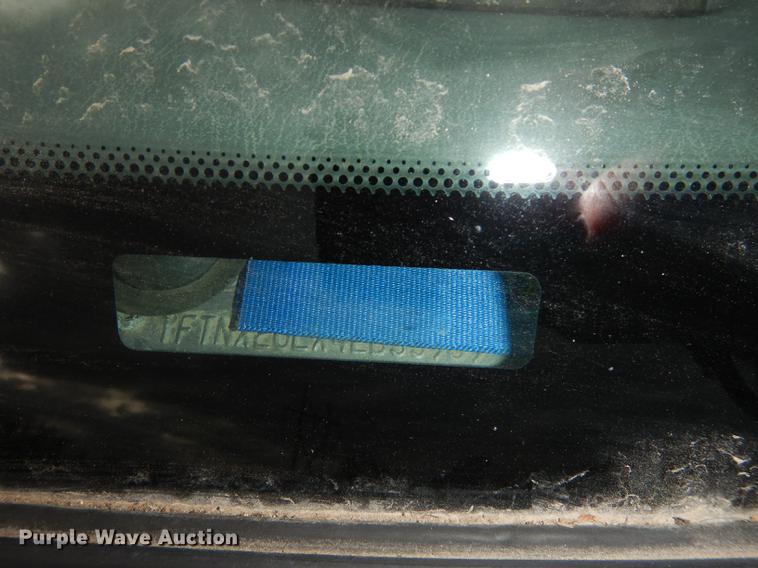 image for item J5628 2004 Ford F250 Super Duty XL SuperCab pickup truck