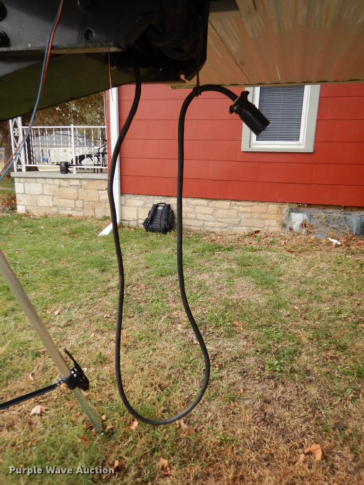 image for item J5632 2009 Luxury FW camper